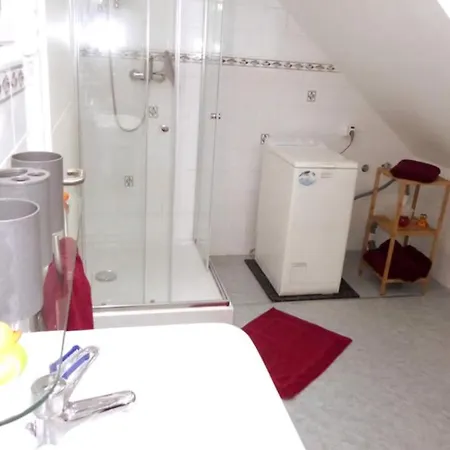 Apartment Wohung Mit Balkon Und Garten Nahe Stadtgrenze