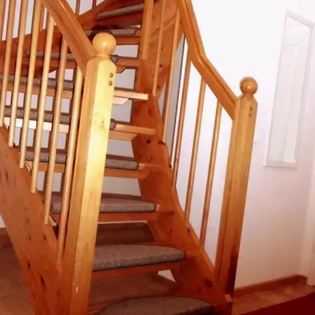 Apartamento Wohung Mit Balkon Und Garten Nahe Stadtgrenze