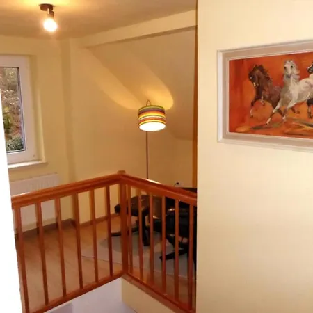 Apartment Wohung Mit Balkon Und Garten Nahe Stadtgrenze *